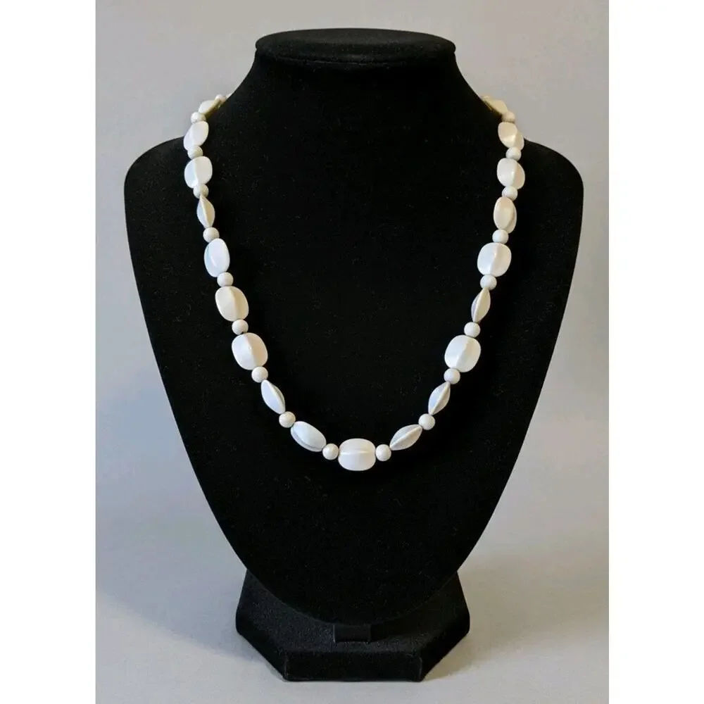 Vtg White‎ Beaded Elegant Retro Classic Designer Statement Fashion Necklace